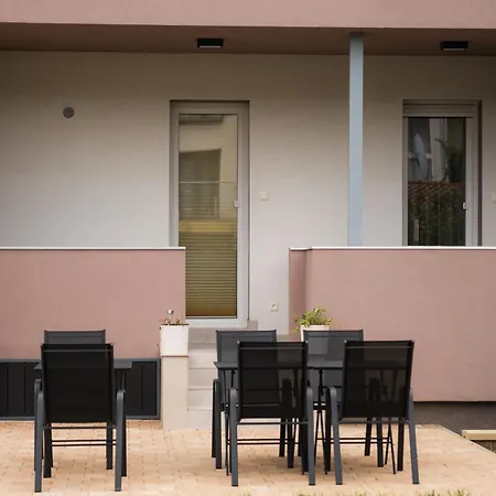 Apartment H30 *