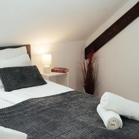 Apartment H30 *