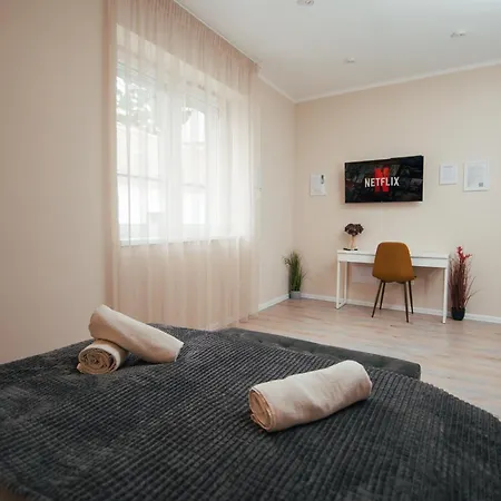 H30 Apartamento Pécs